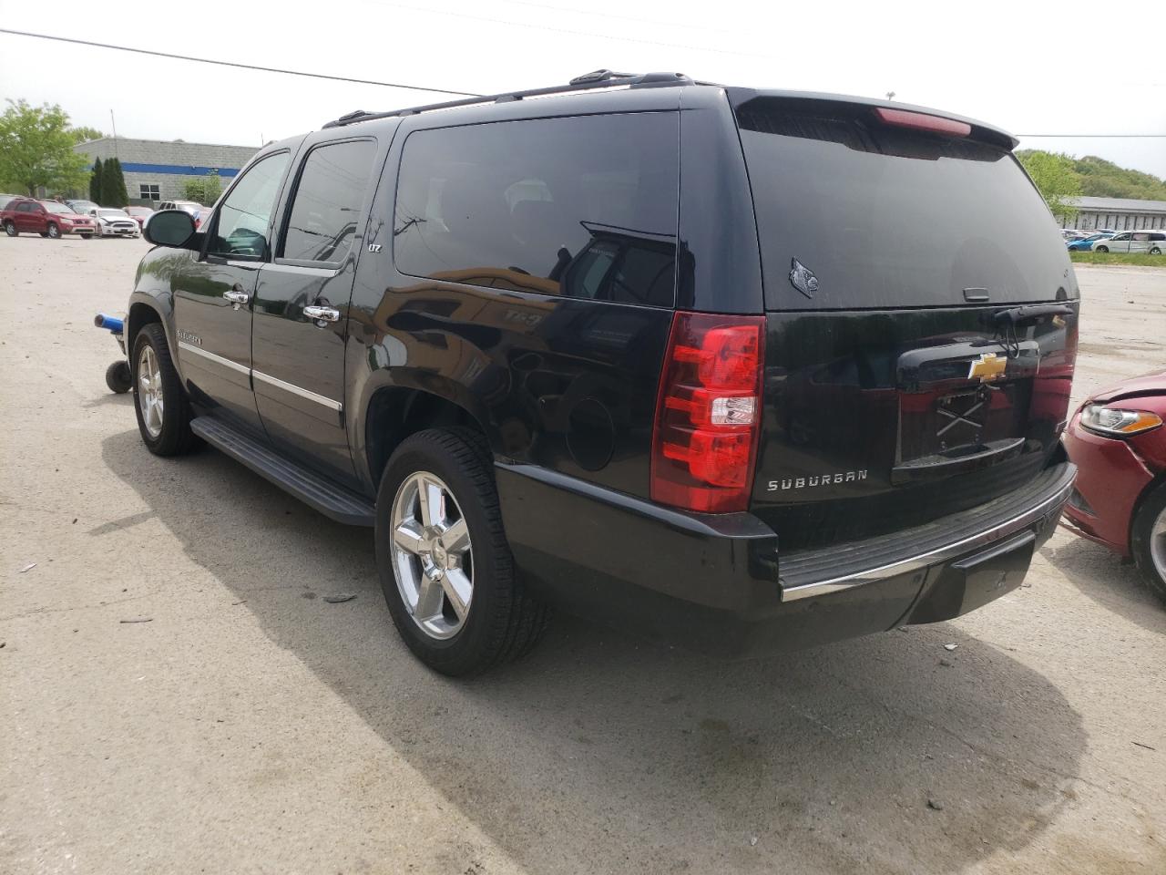 Photo 3 from auction – 2011 CHEVROLET SUBURBAN K with VIN 1GNSKKE33BR278138