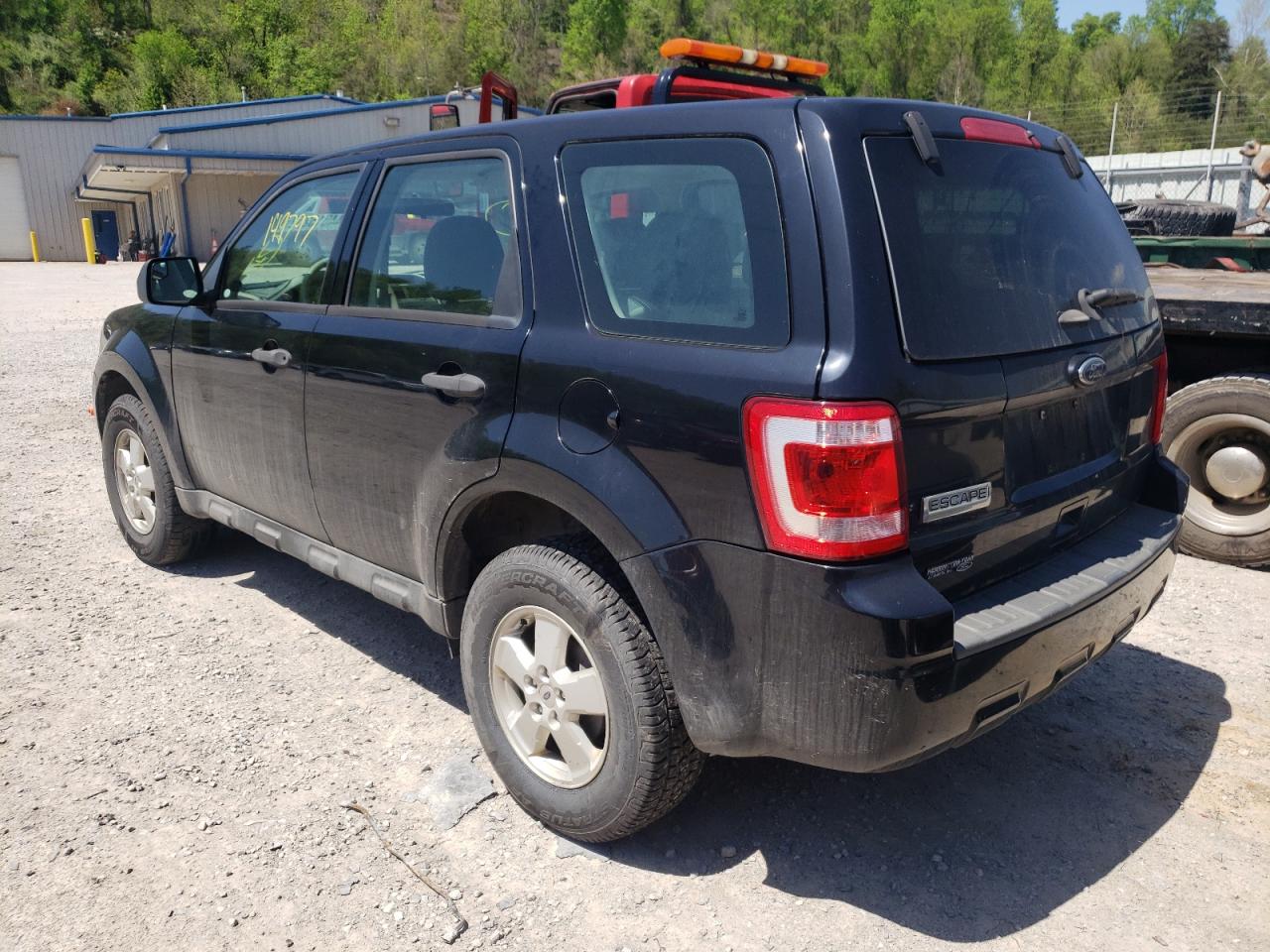 Photo 3 from auction – 2010 FORD ESCAPE XLS with VIN 1FMCU0C71AKB96185