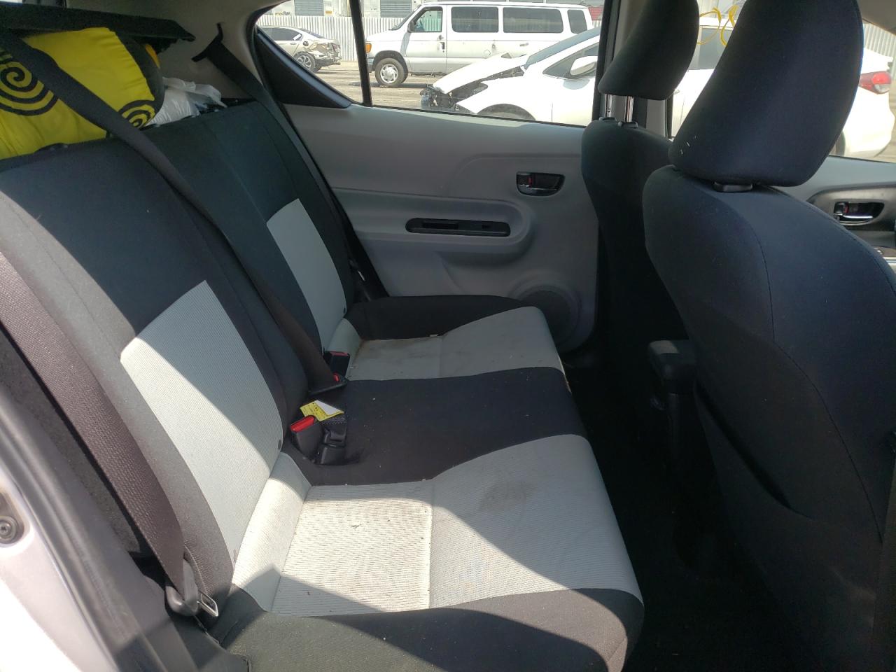 Photo 6 from auction – 2012 TOYOTA PRIUS C with VIN JTDKDTB31C1029401