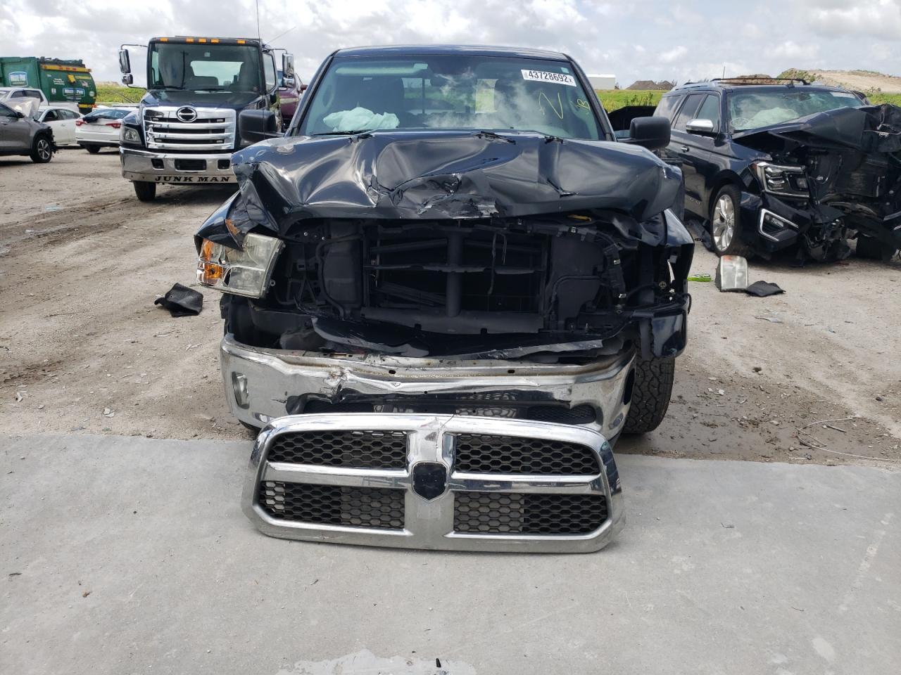 Photo 9 from auction – 2015 RAM 1500 SLT with VIN 1C6RR6GT2FS714295