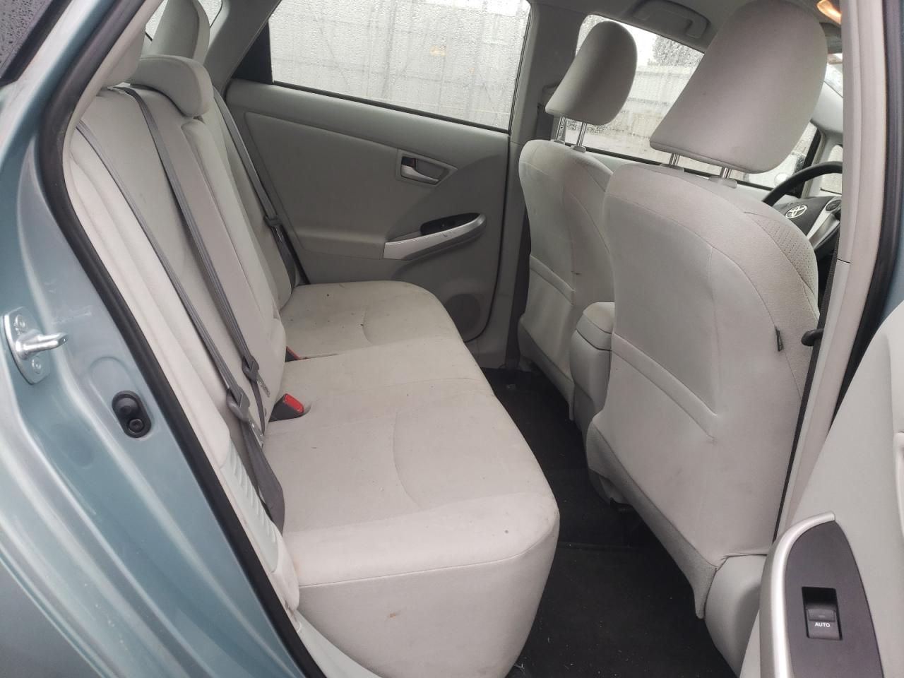 Photo 6 from auction – 2015 TOYOTA PRIUS with VIN JTDKN3DU9F1893989