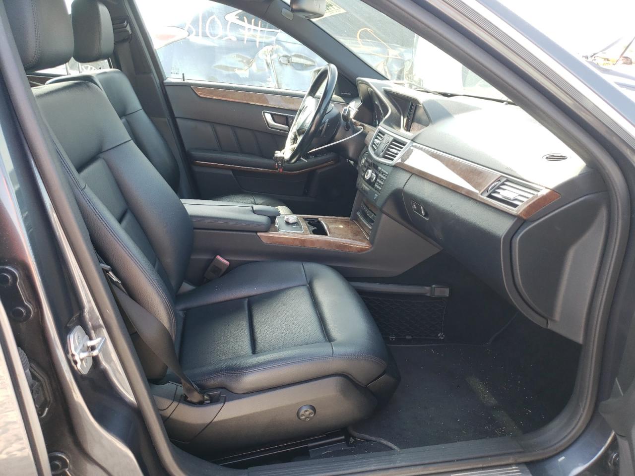 Photo 5 from auction – 2012 MERCEDES-BENZ E 350 4MAT with VIN WDDHF8JB3CA568862