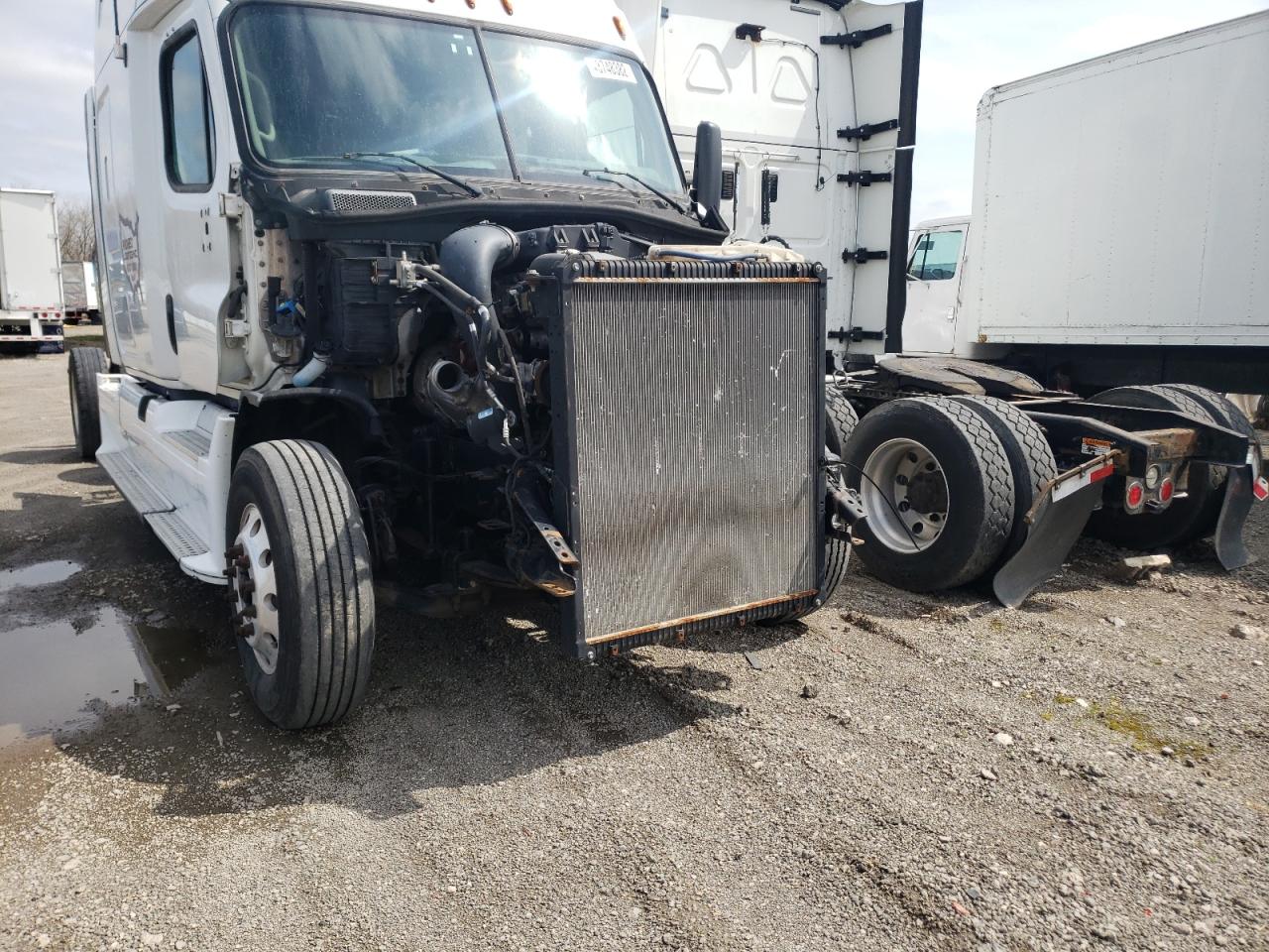 Photo 9 from auction – 2013 FREIGHTLINER CASCADIA 1 with VIN 1FUJGLDR8DLBS1465