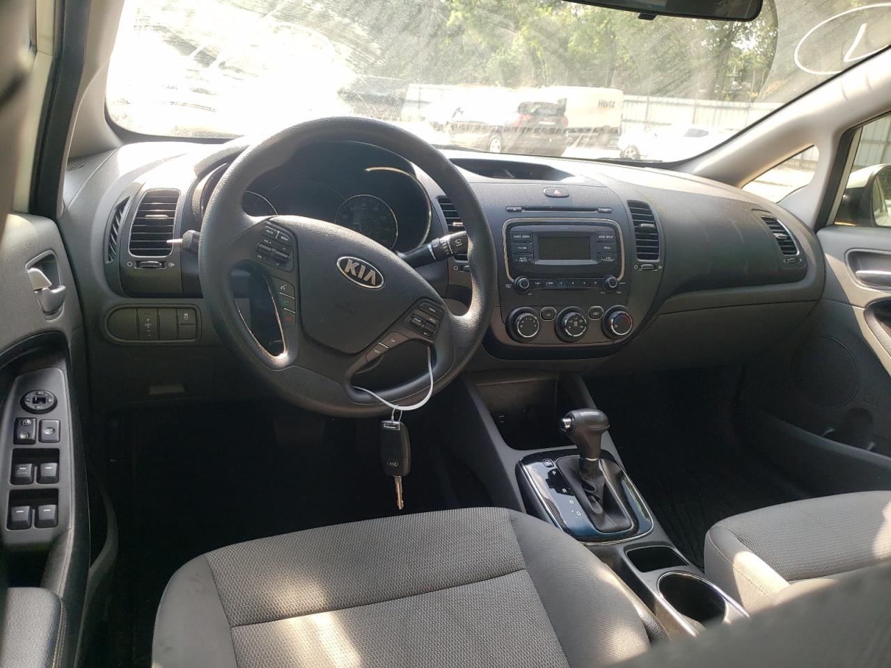 Photo 9 from auction – 2018 KIA FORTE LX with VIN 3KPFK4A78JE166489