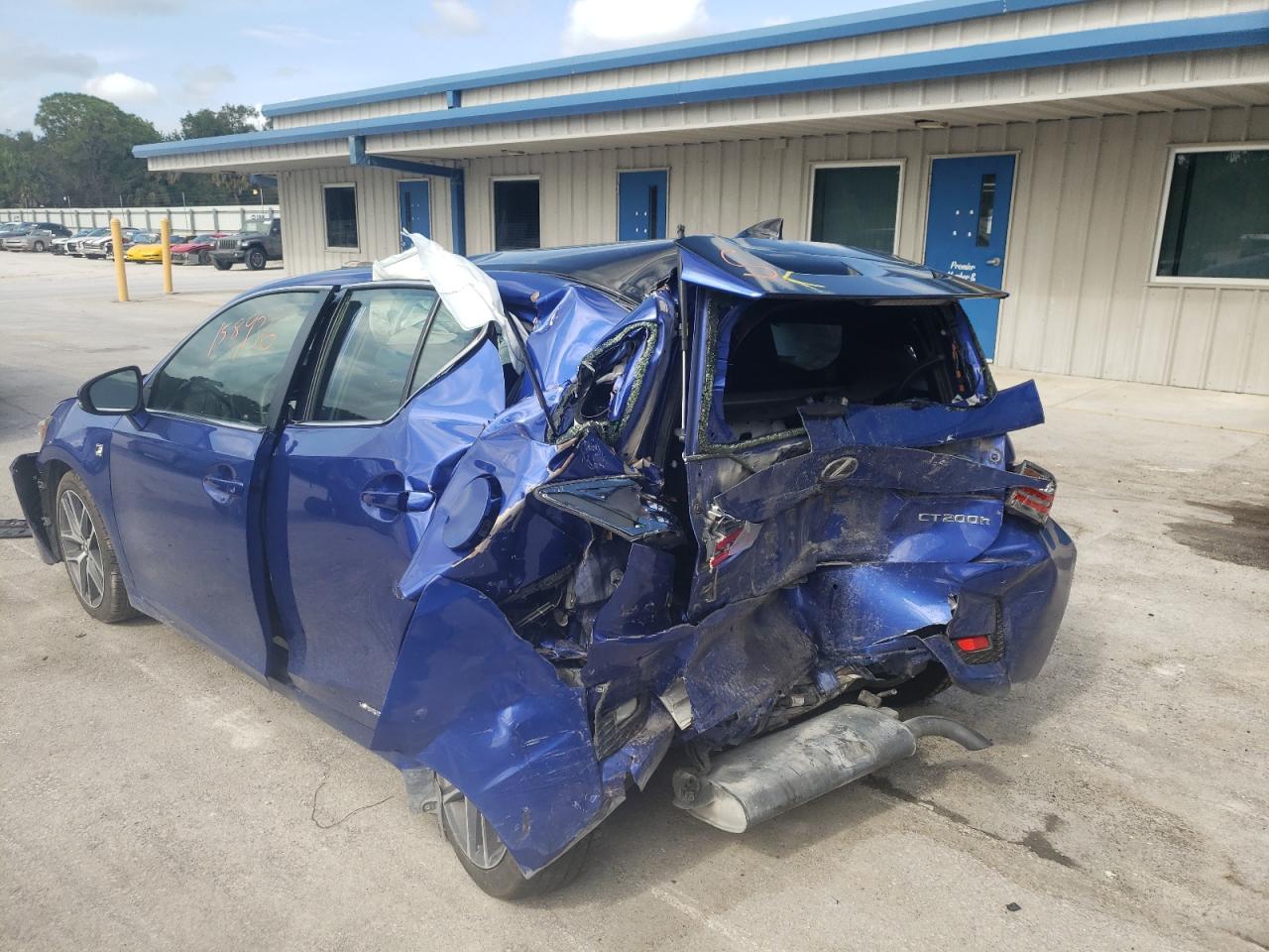 Photo 3 from auction – 2015 LEXUS CT 200 with VIN JTHKD5BH4F2212716