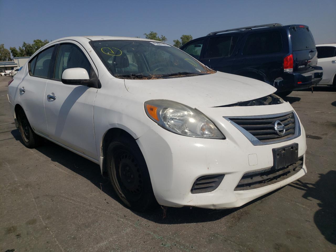 NISSAN VERSA S 2014 with VIN 3N1CN7AP5EL828853 - Photo from auction
