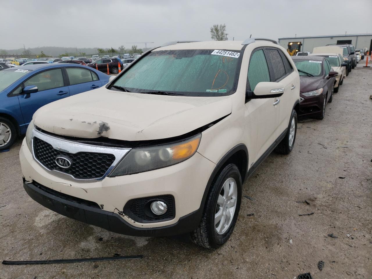 Photo 2 from auction – 2011 KIA SORENTO BA with VIN 5XYKTDA1XBG104295