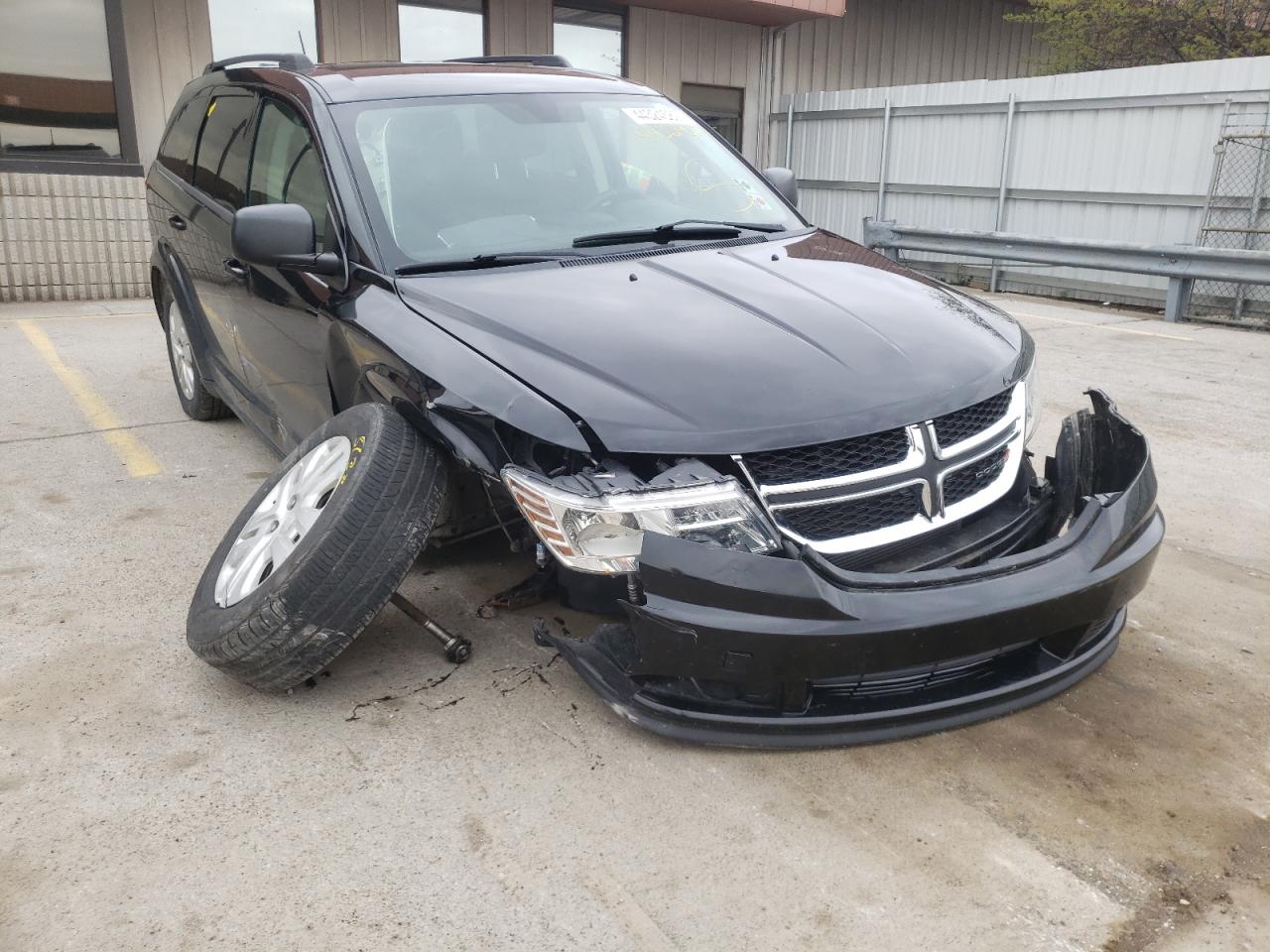 DODGE JOURNEY SE 2018 with VIN 3C4PDCAB2JT195723 - Photo from auction