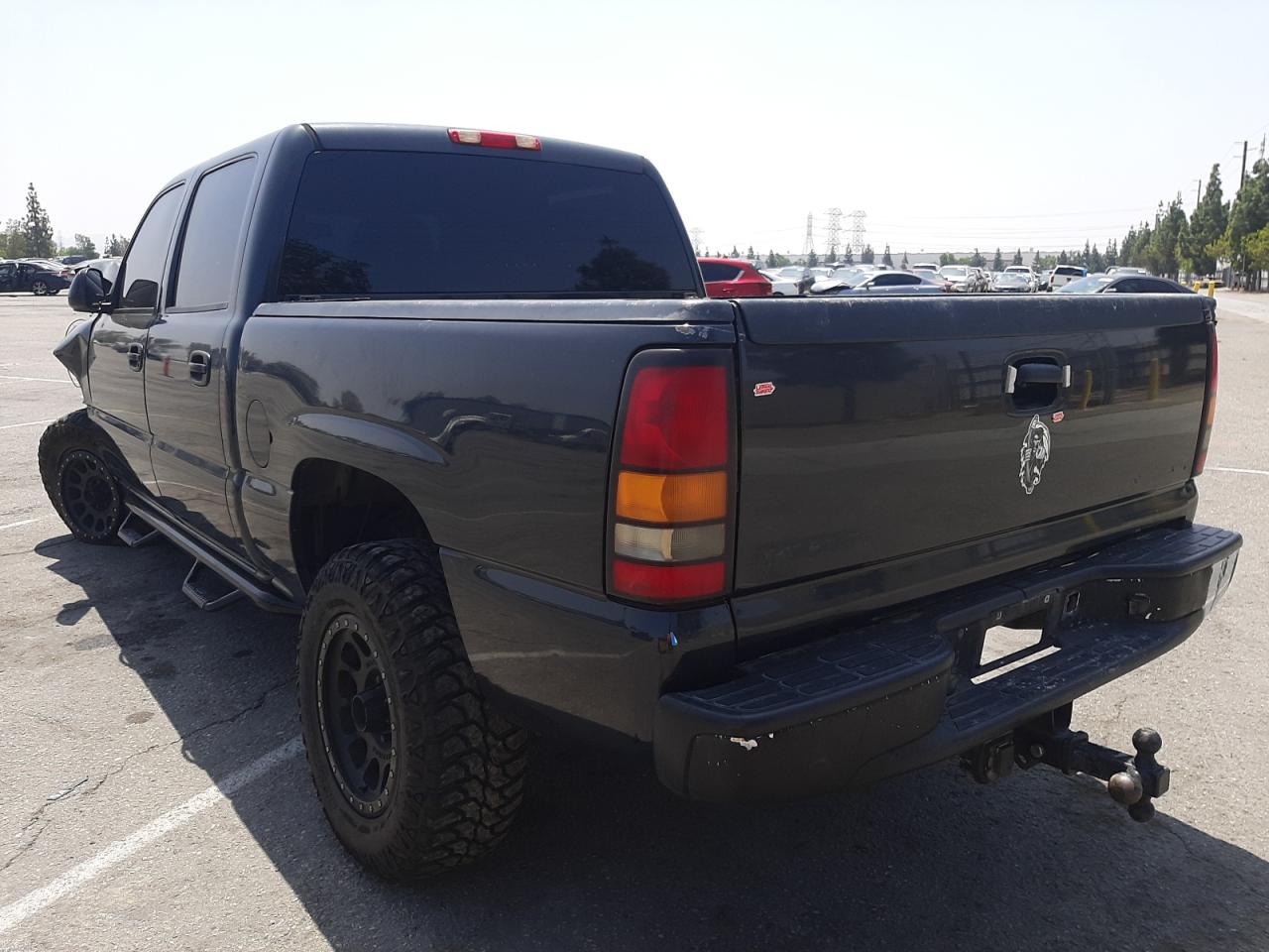 Photo 3 from auction – 2005 GMC SIERRA with VIN 2GTEC13T551170276