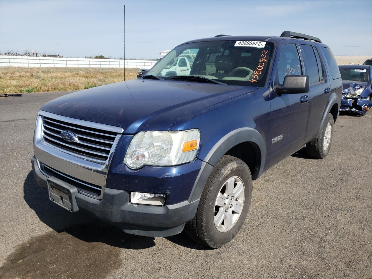Photo 2 from auction – 2007 FORD EXPLORER X with VIN 1FMEU73EX7UB65434