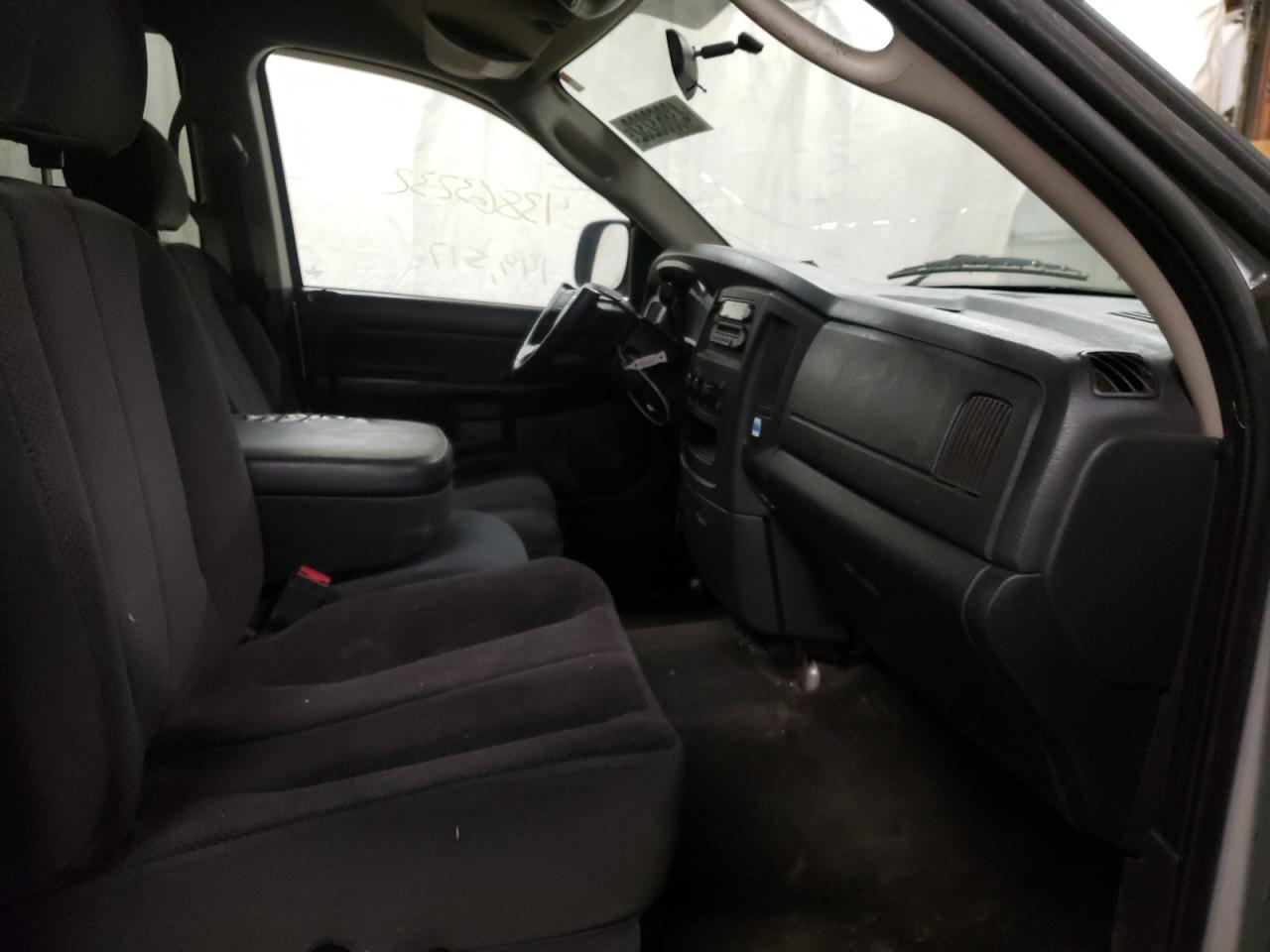 Photo 5 from auction – 2005 DODGE RAM 1500 S with VIN 1D7HA18NX5J562579