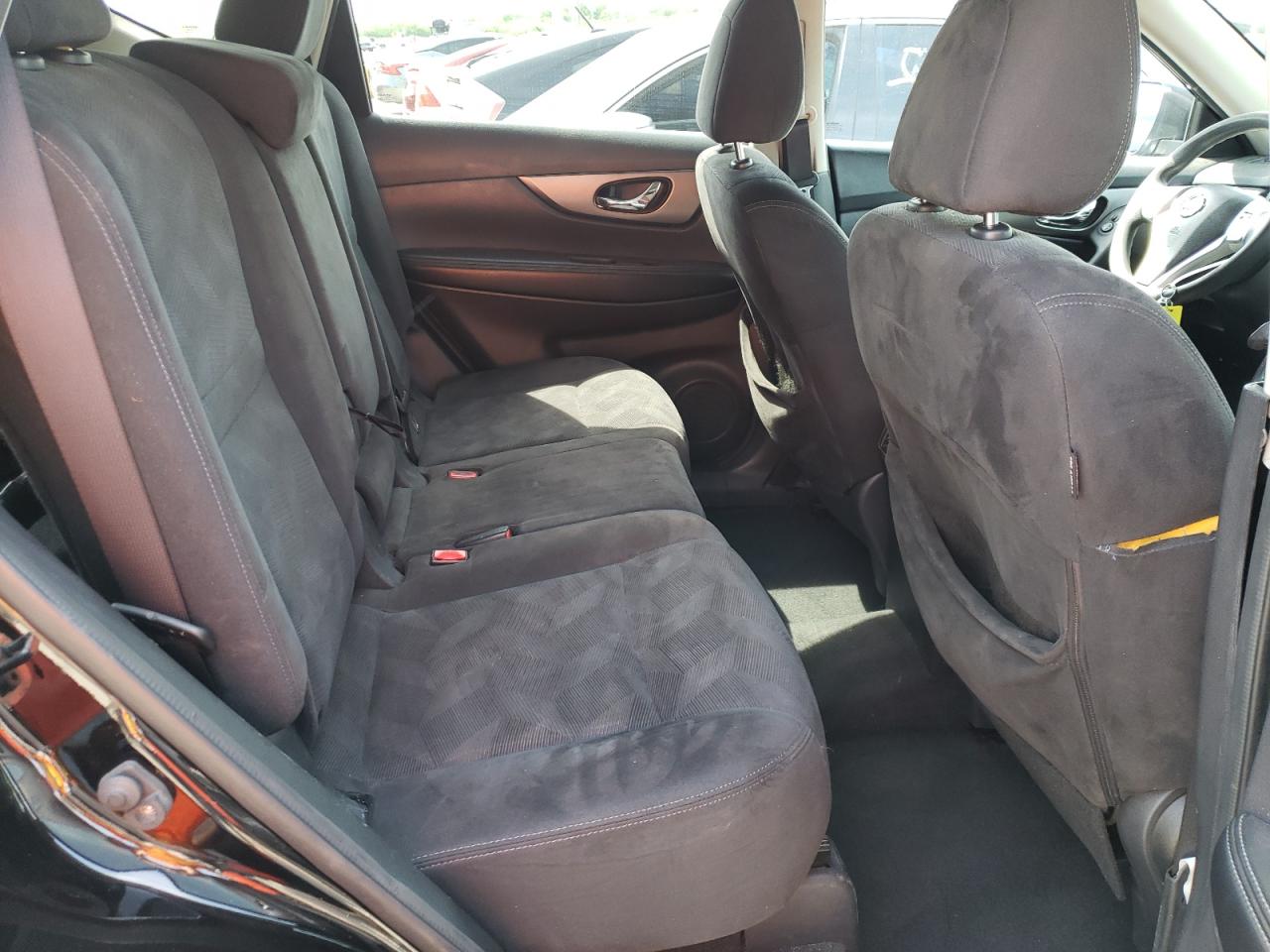 Photo 6 from auction – 2015 NISSAN ROGUE S with VIN KNMAT2MT2FP500270
