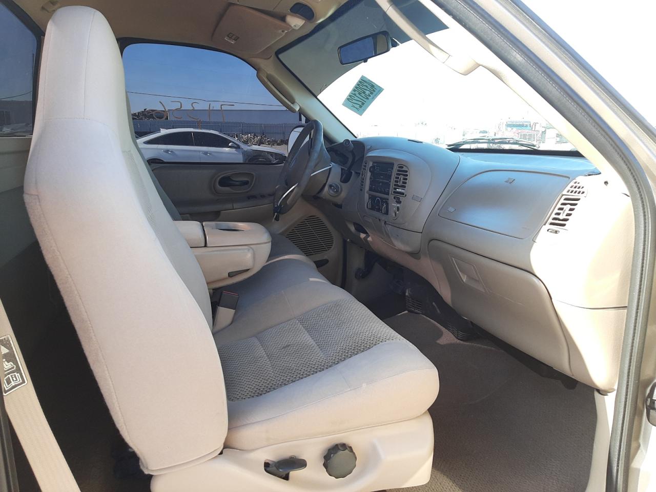 Photo 5 from auction – 2003 FORD F150 with VIN 2FTRF17W33CA44657