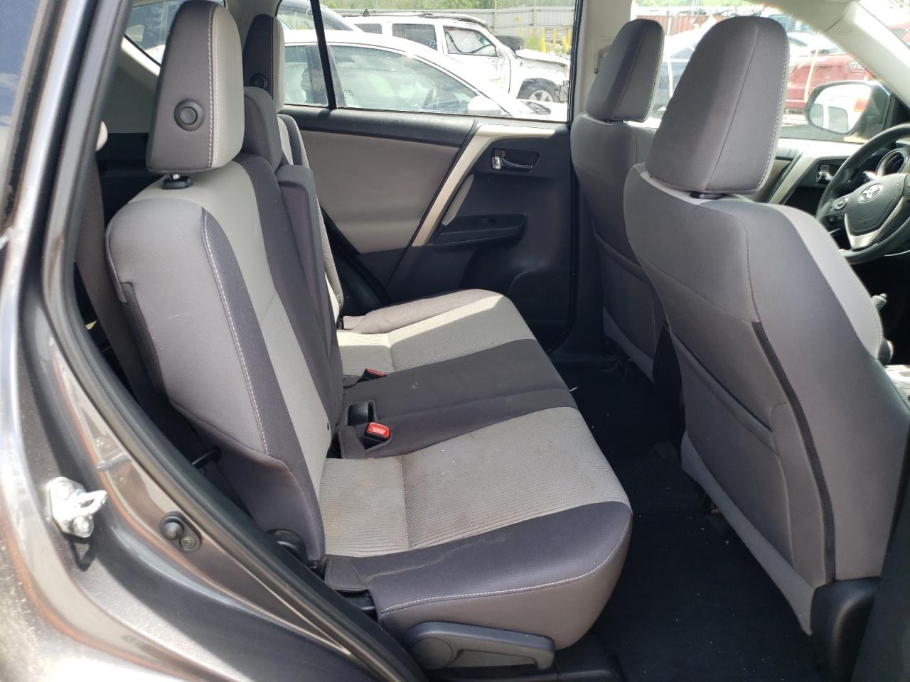 Photo 6 from auction – 2015 TOYOTA RAV4 XLE with VIN 2T3WFREV8FW200503