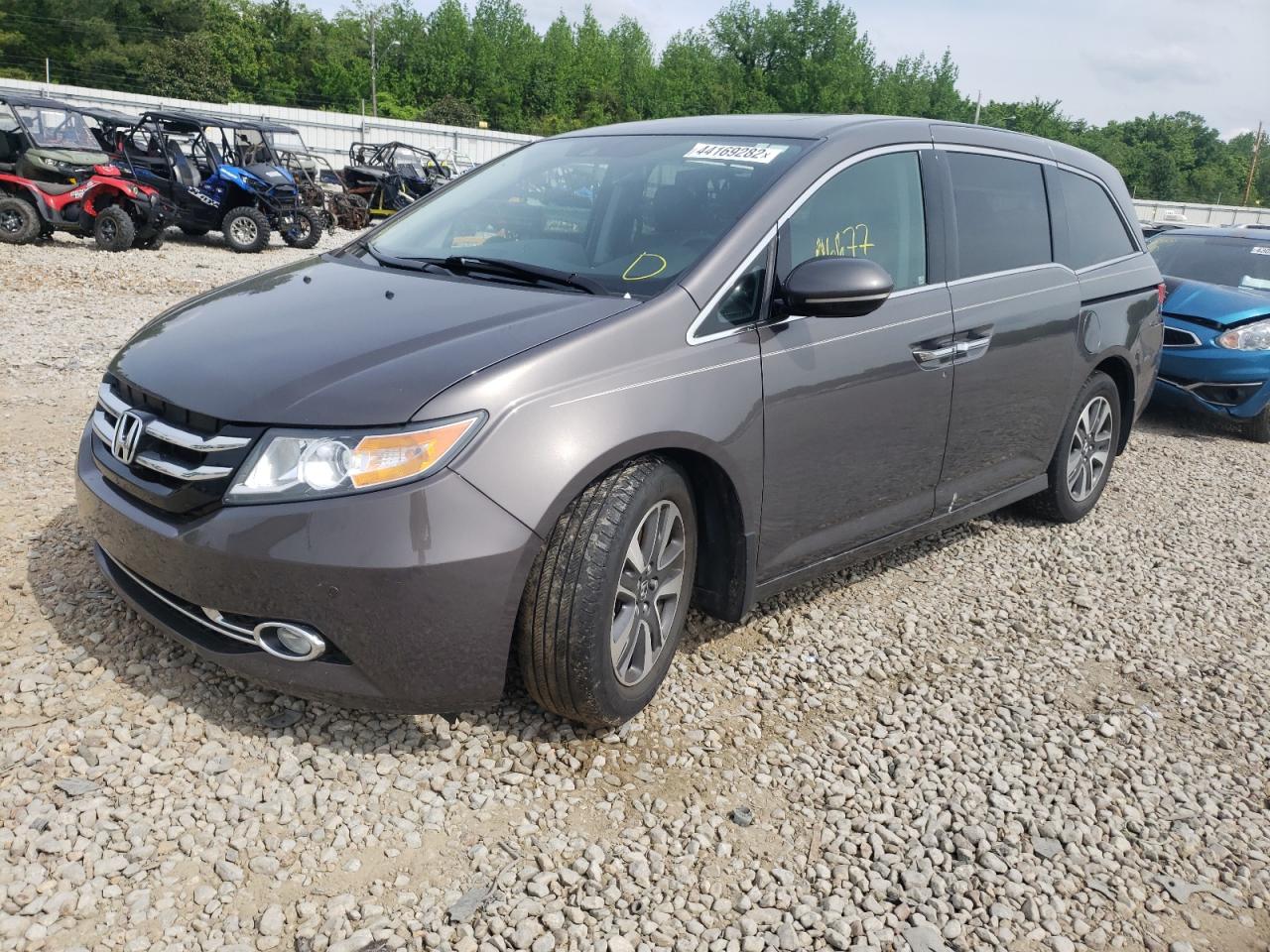 Photo 2 from auction – 2015 HONDA ODYSSEY TO with VIN 5FNRL5H95FB100734