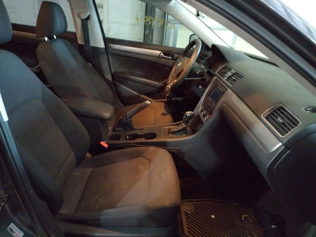 Photo 5 from auction – 2013 VOLKSWAGEN PASSAT S with VIN 1VWAP7A30DC077602