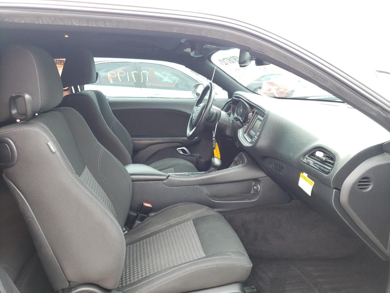 Photo 5 from auction – 2016 DODGE CHALLENGER with VIN 2C3CDZAG3GH209521