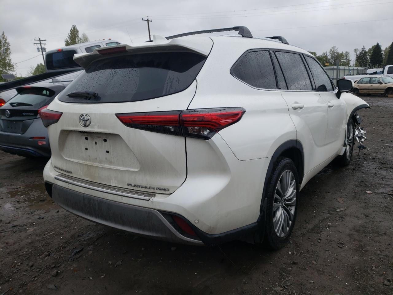 Photo 4 from auction – 2020 TOYOTA HIGHLANDER with VIN 5TDFZRBH3LS041523