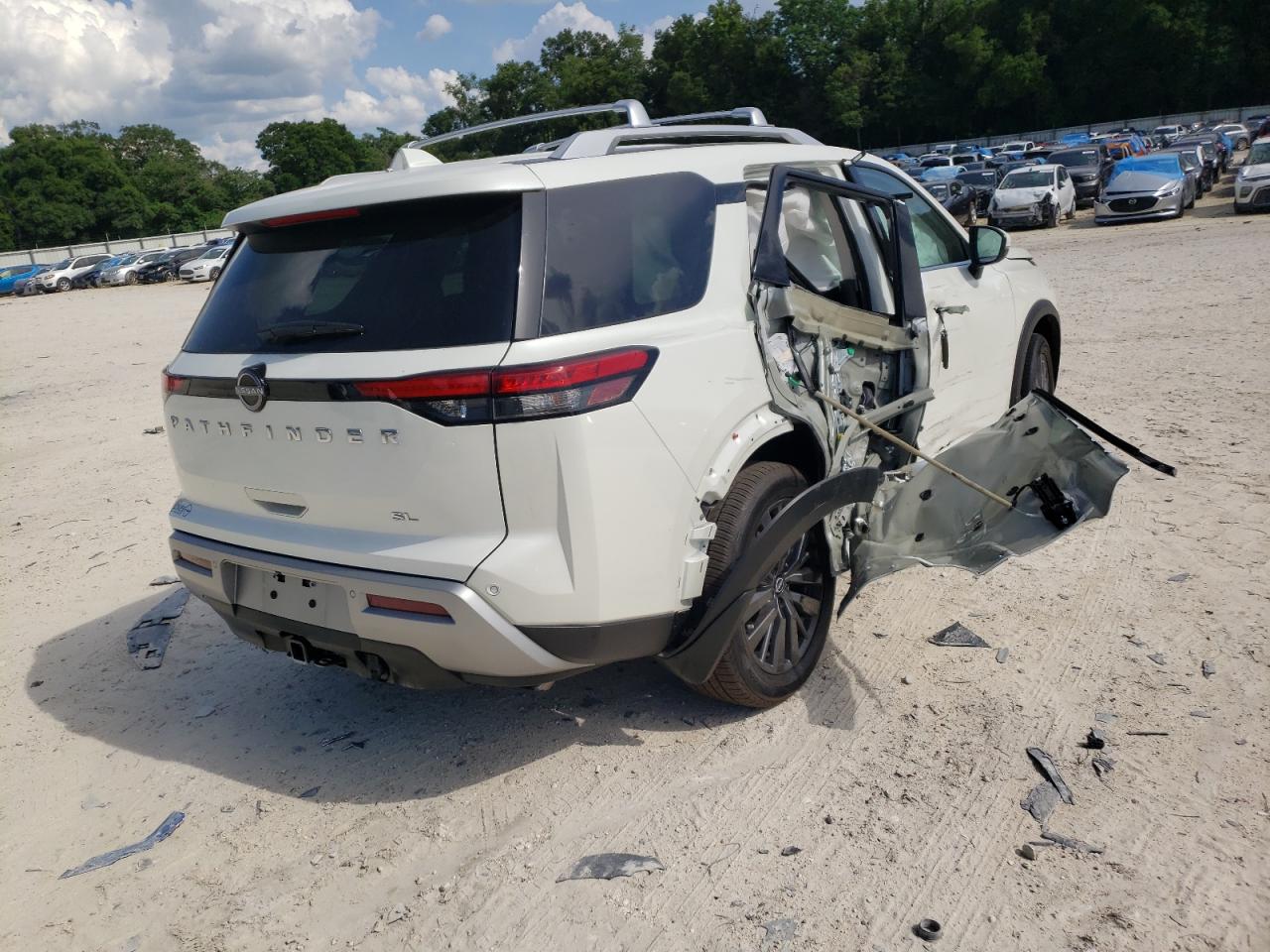 Photo 4 from auction – 2022 NISSAN PATHFINDER with VIN 5N1DR3CB3NC209546