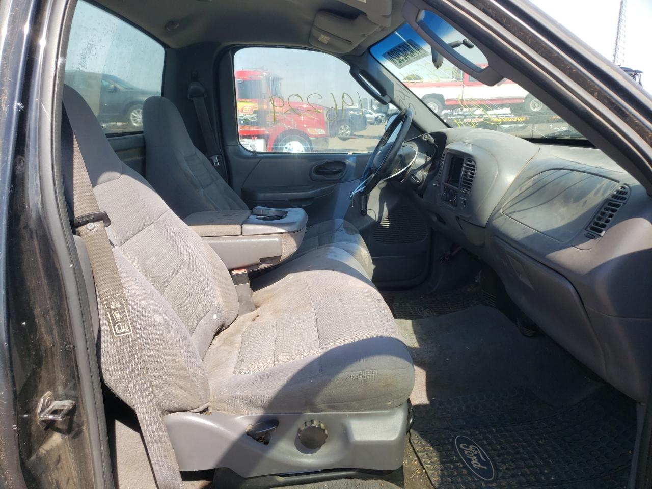 Photo 5 from auction – 2003 FORD F150 with VIN 1FTRF07263KB56341