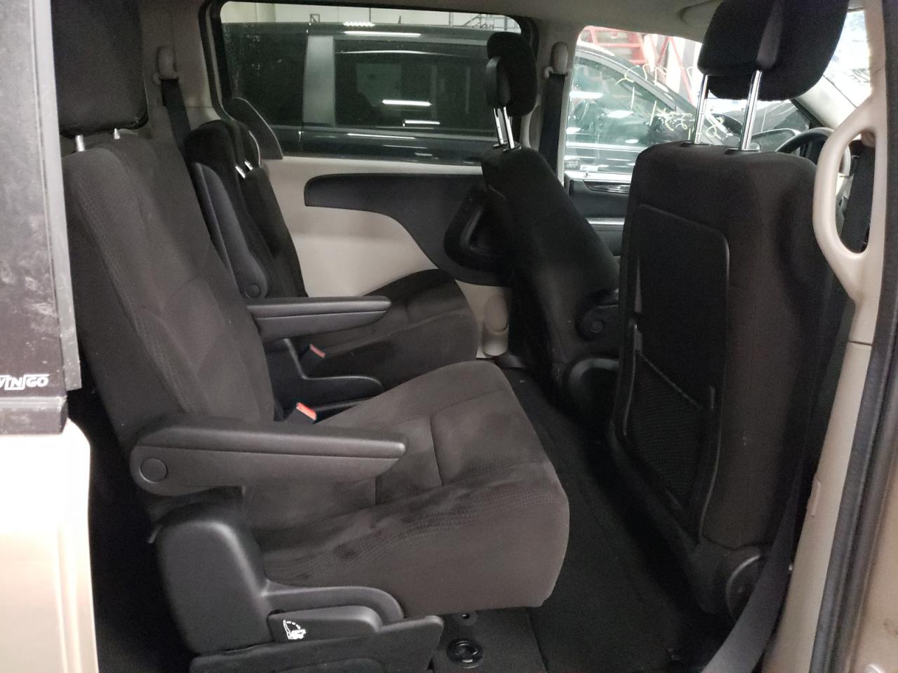 Photo 6 from auction – 2014 DODGE GRAND CARA with VIN 2C4RDGCG2ER264363
