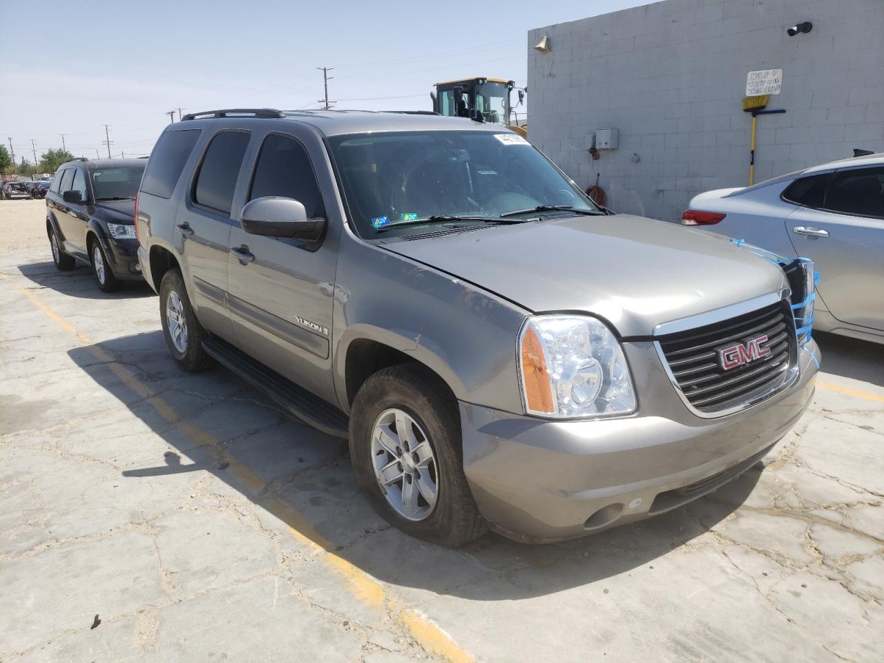 GMC YUKON SLE 2009 with VIN 1GKFC23C79R175734 - Photo from auction