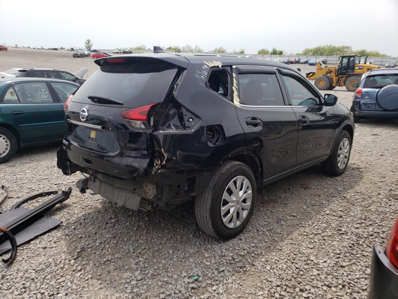Photo 4 from auction – 2017 NISSAN ROGUE S with VIN JN8AT2MT2HW130404