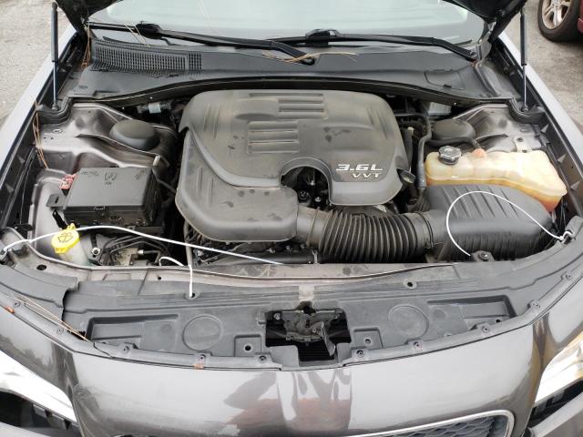 Photo 7 from auction – 2017 CHRYSLER 300 LIMITE with VIN 2C3CCAAG9HH624137