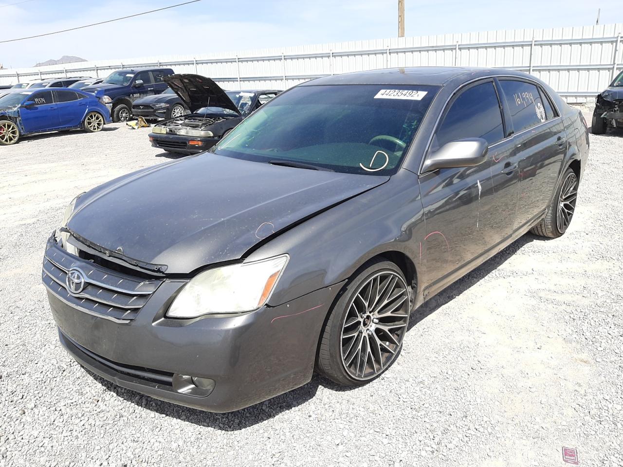Photo 2 from auction – 2005 TOYOTA AVALON 4D with VIN 4T1BK36B35U053963