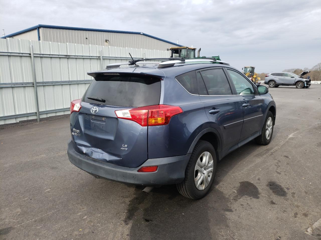 Photo 4 from auction – 2014 TOYOTA RAV4 LE with VIN 2T3BFREV4EW225881