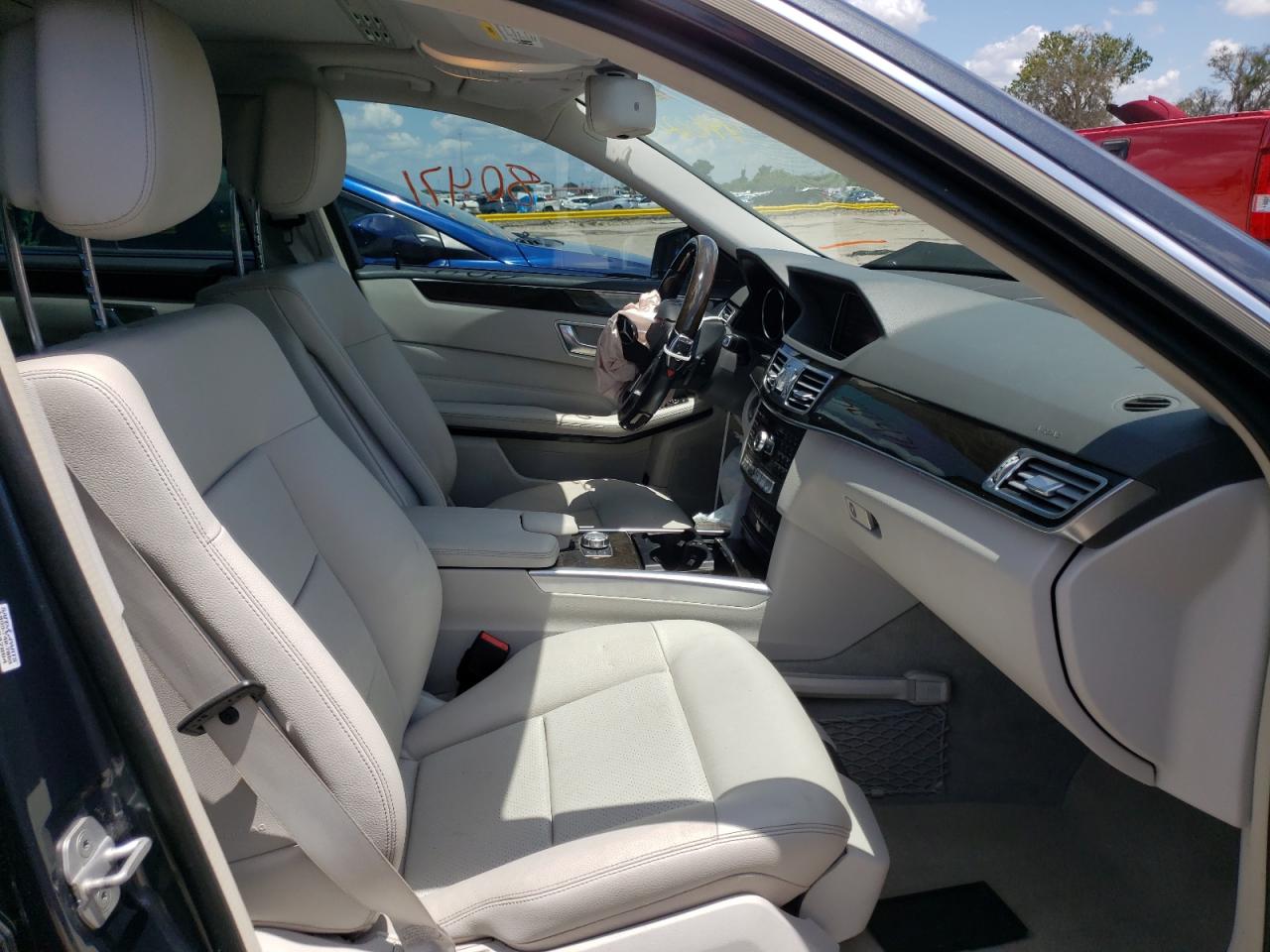 Photo 5 from auction – 2014 MERCEDES-BENZ E 350 with VIN WDDHF5KBXEB025745