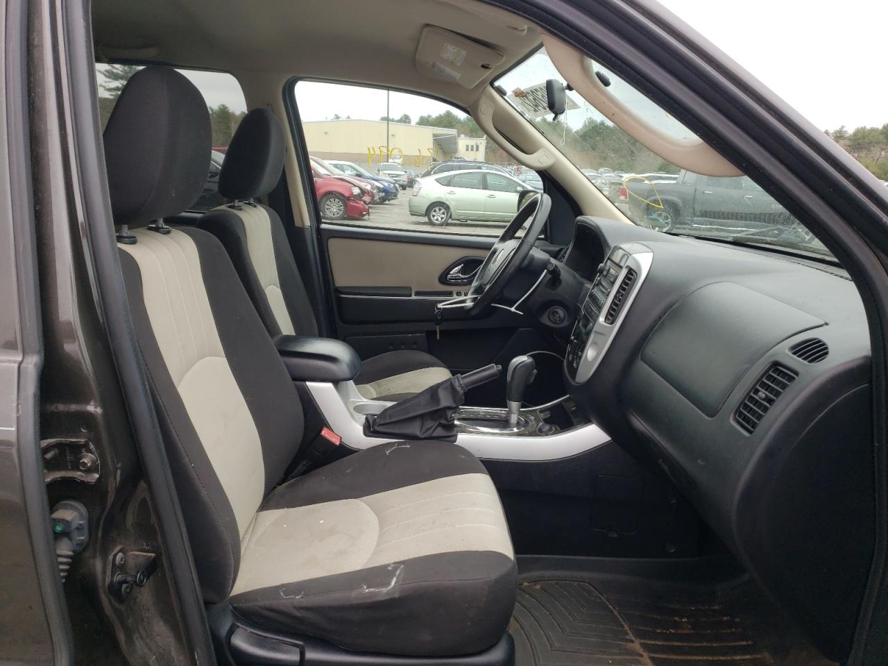 Photo 5 from auction – 2005 MERCURY MARINER with VIN 4M2YU571X5DJ04976