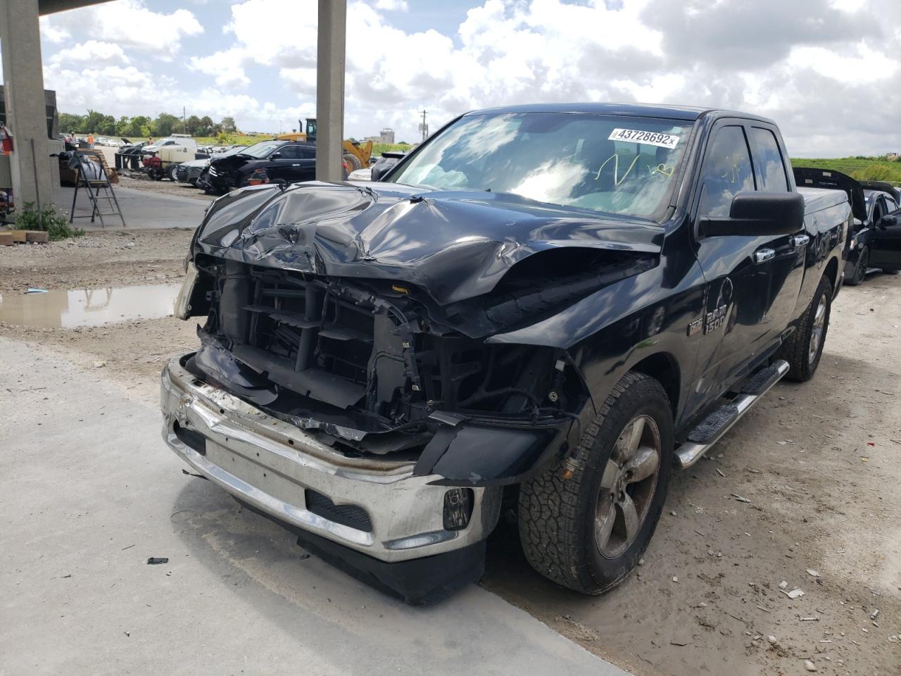 Photo 2 from auction – 2015 RAM 1500 SLT with VIN 1C6RR6GT2FS714295