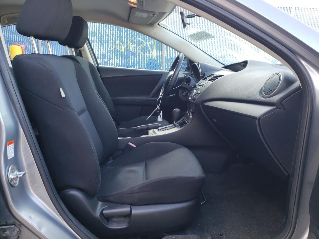 Photo 5 from auction – 2011 MAZDA 3 I with VIN JM1BL1UG3B1498687
