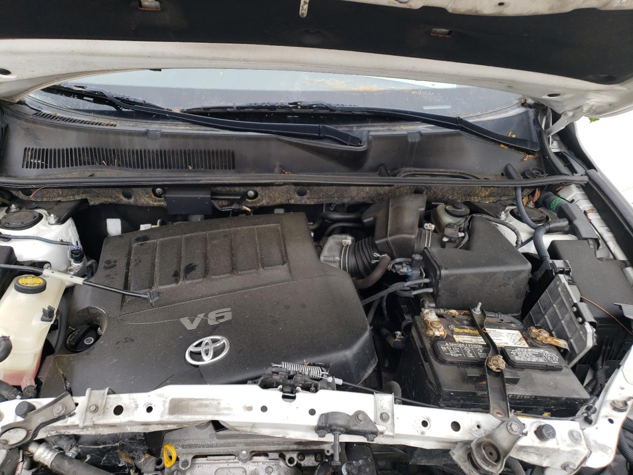 Photo 7 from auction – 2010 TOYOTA RAV4 with VIN JTMBK4DV3AD015912