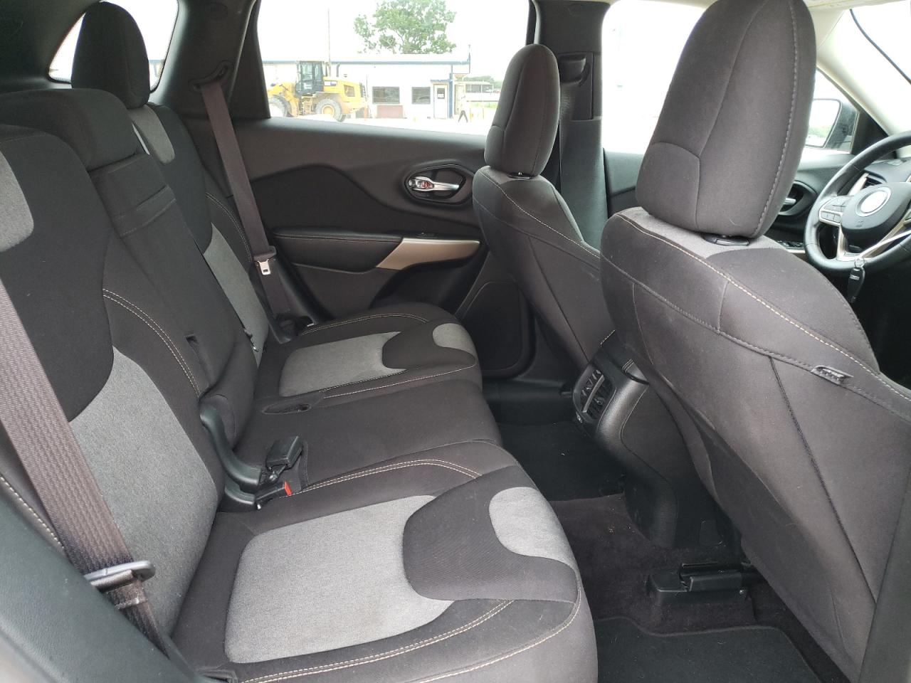 Photo 6 from auction – 2017 JEEP CHEROKEE S with VIN 1C4PJLAB2HW619608