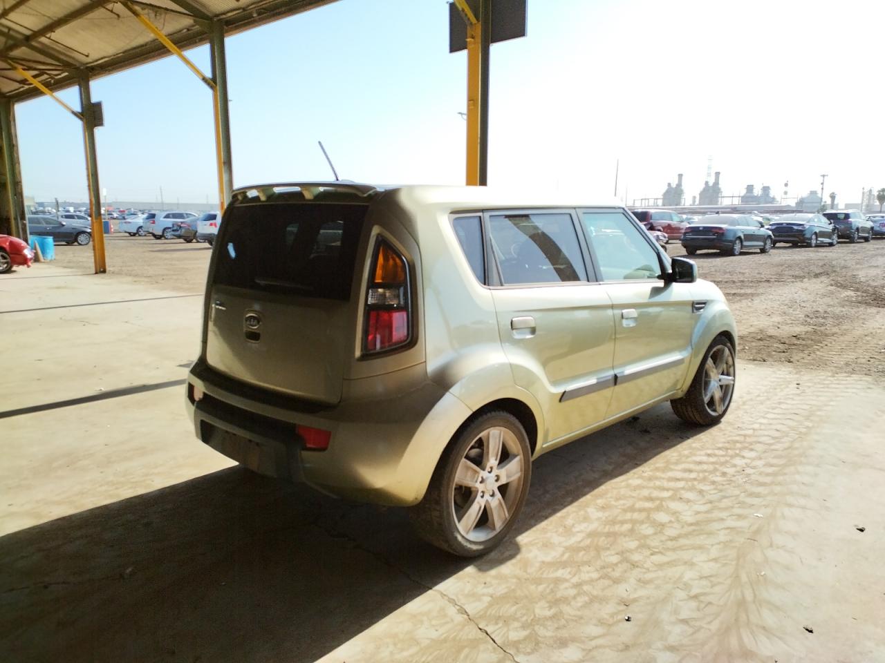 Zdjęcie 4 z aukcji – 2010 KIA SOUL + z VIN KNDJT2A28A7171532