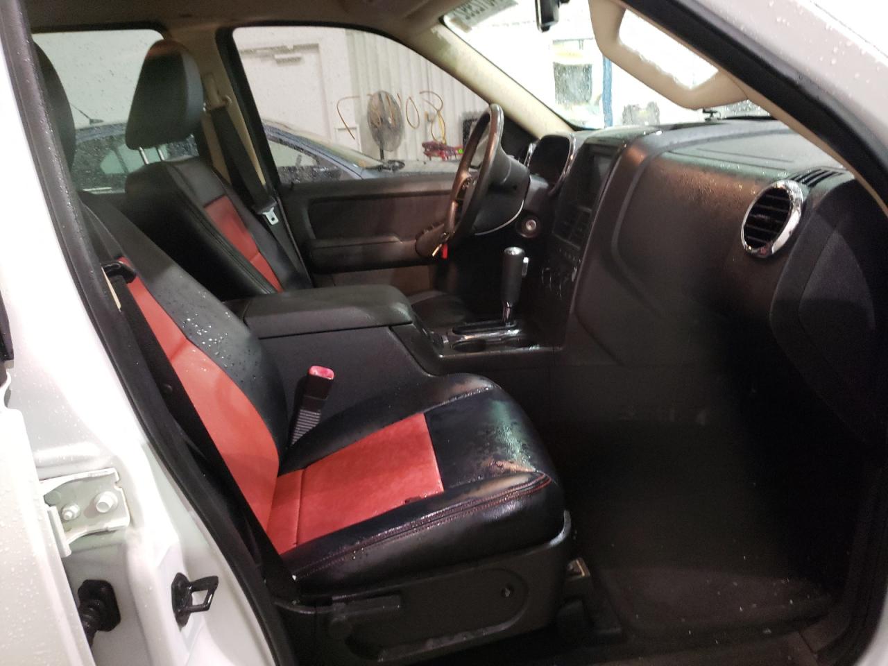 Photo 5 from auction – 2010 FORD EXPLORER X with VIN 1FMEU7DE2AUA79962
