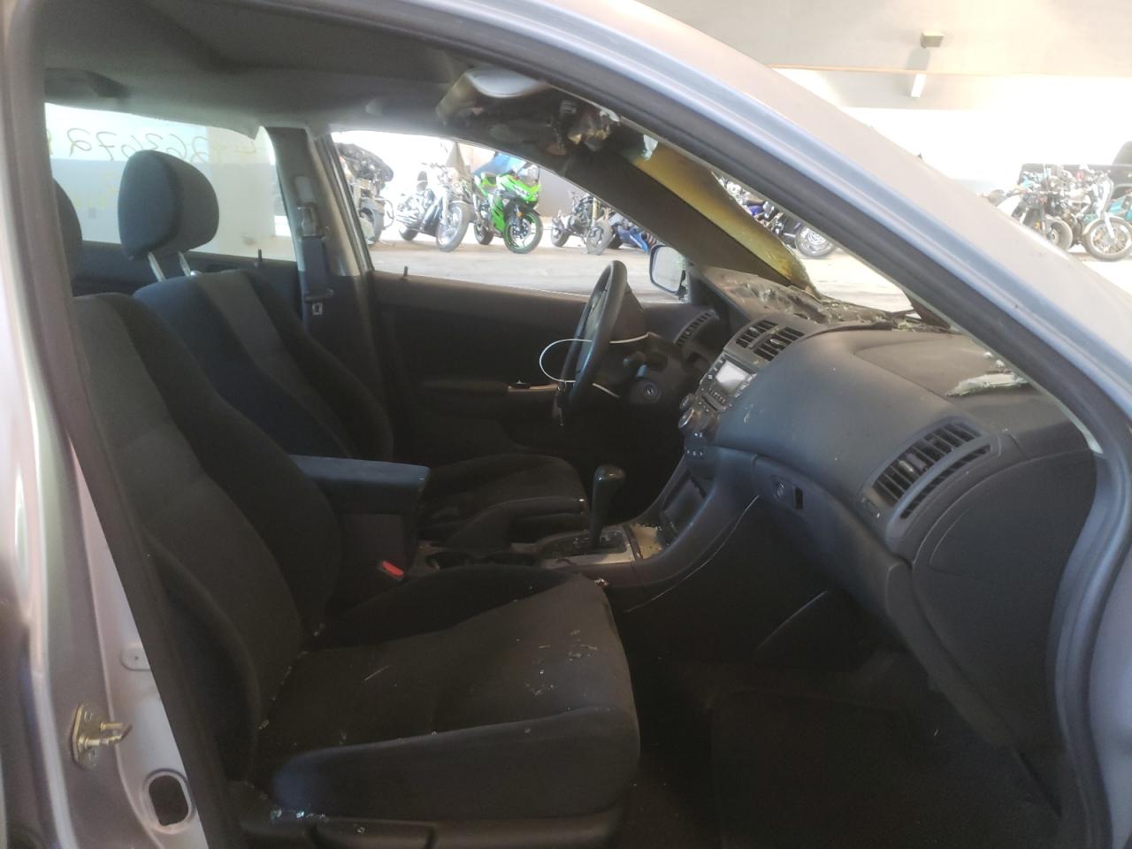 Photo 5 from auction – 2004 HONDA ACCORD EX with VIN 1HGCM56644A010798