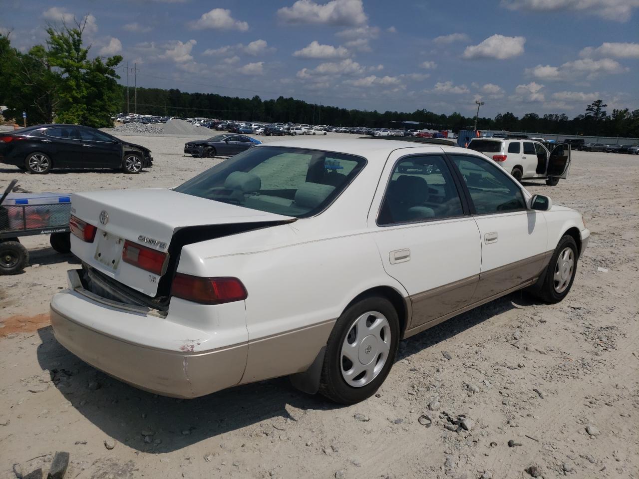 Photo 4 from auction – 1998 TOYOTA CAMRY CE with VIN 4T1BF22K0WU050265