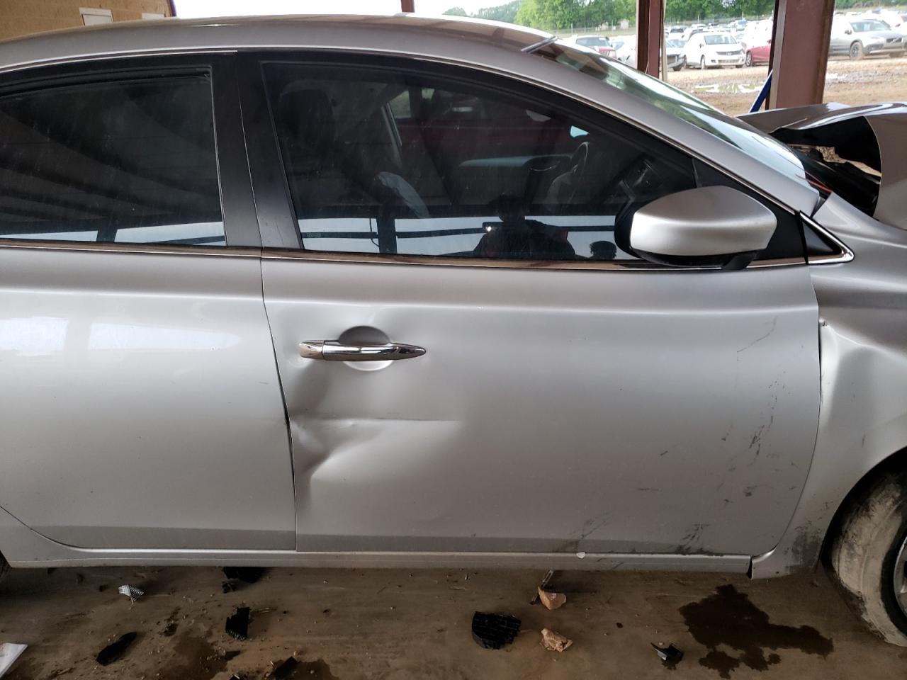 Photo 9 from auction – 2016 NISSAN SENTRA S with VIN 3N1AB7AP3GY285671