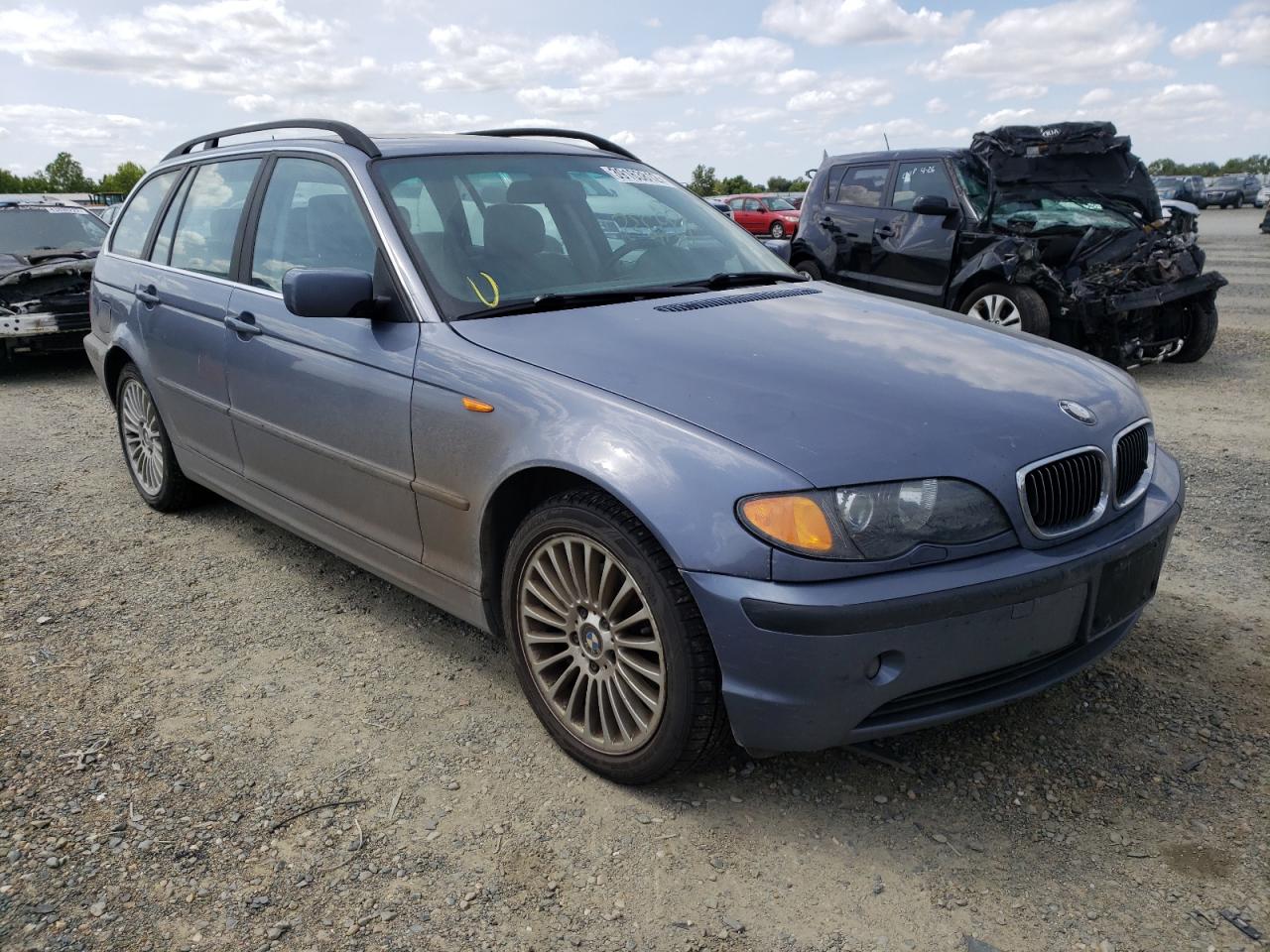 BMW 325 XIT 2002 with VIN WBAEP334X2PF00291 - Photo from auction
