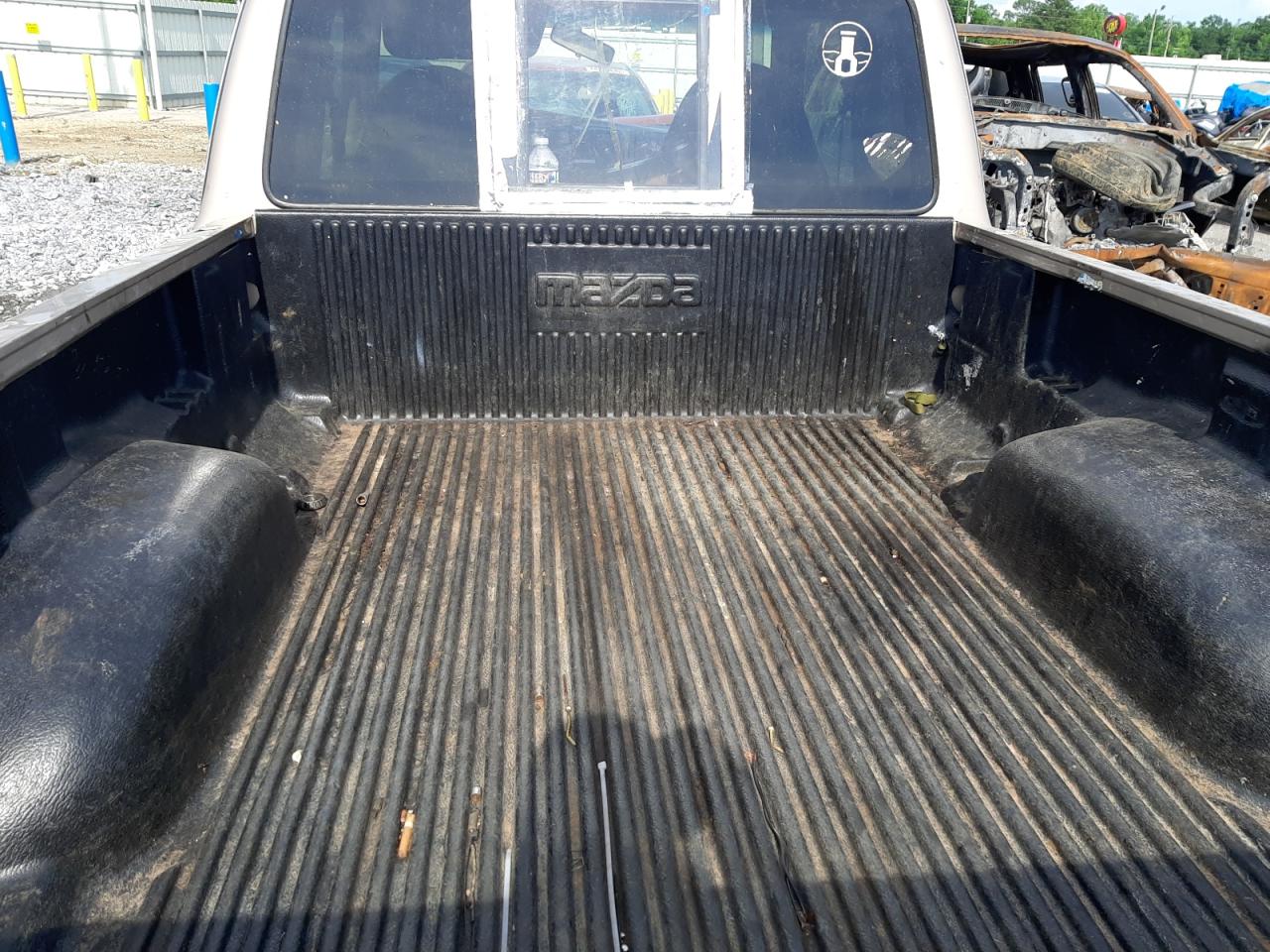 Photo 6 from auction – 1998 MAZDA B4000 CAB with VIN 4F4YR16X6WTM28236