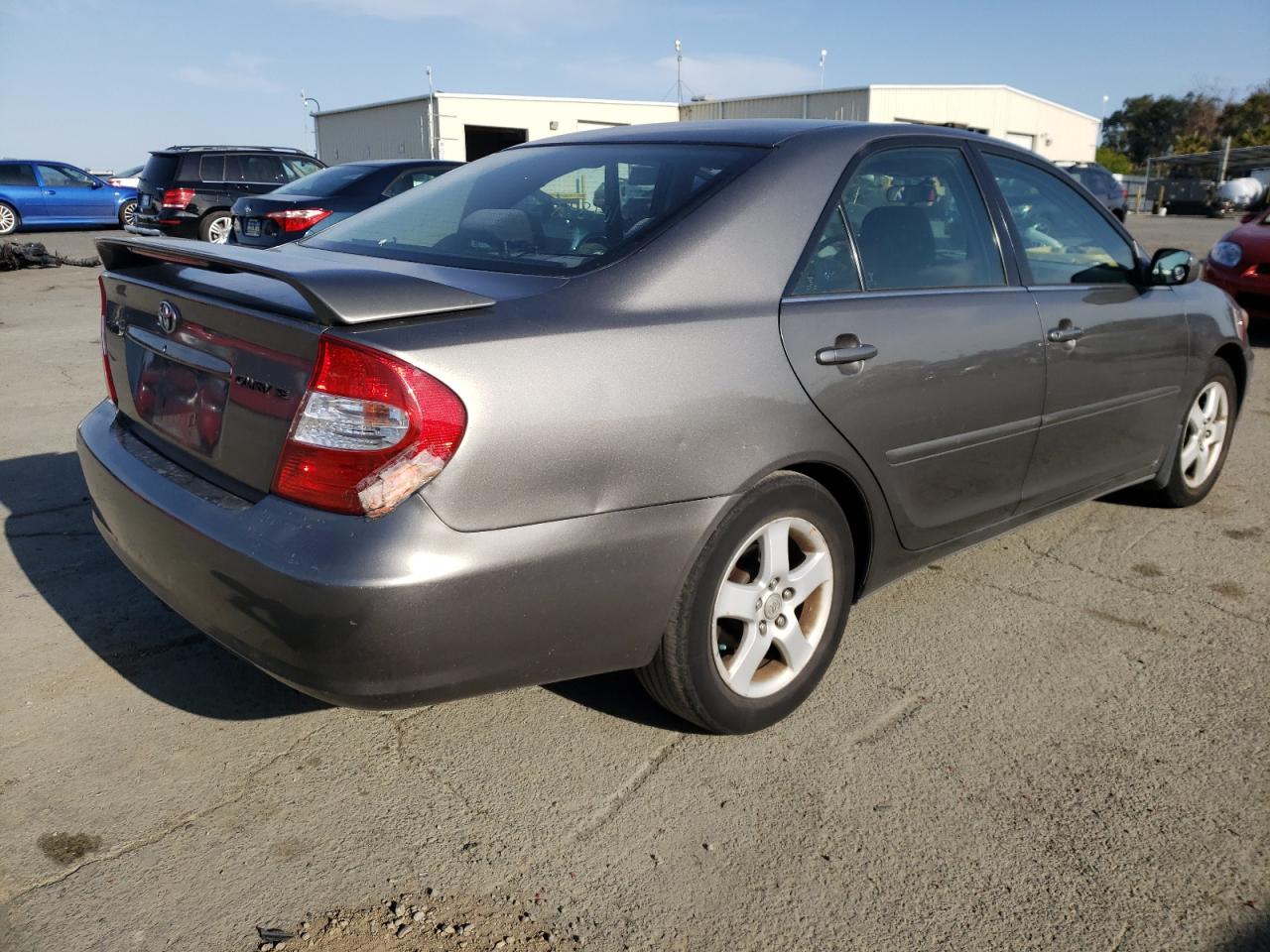Photo 4 from auction – 2003 TOYOTA CAMRY LE with VIN 4T1BE32K53U748388