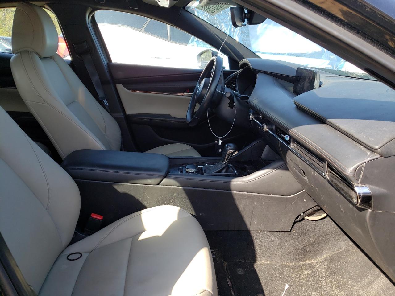 Photo 5 from auction – 2019 MAZDA 3 with VIN JM1BPBJM5K1136199