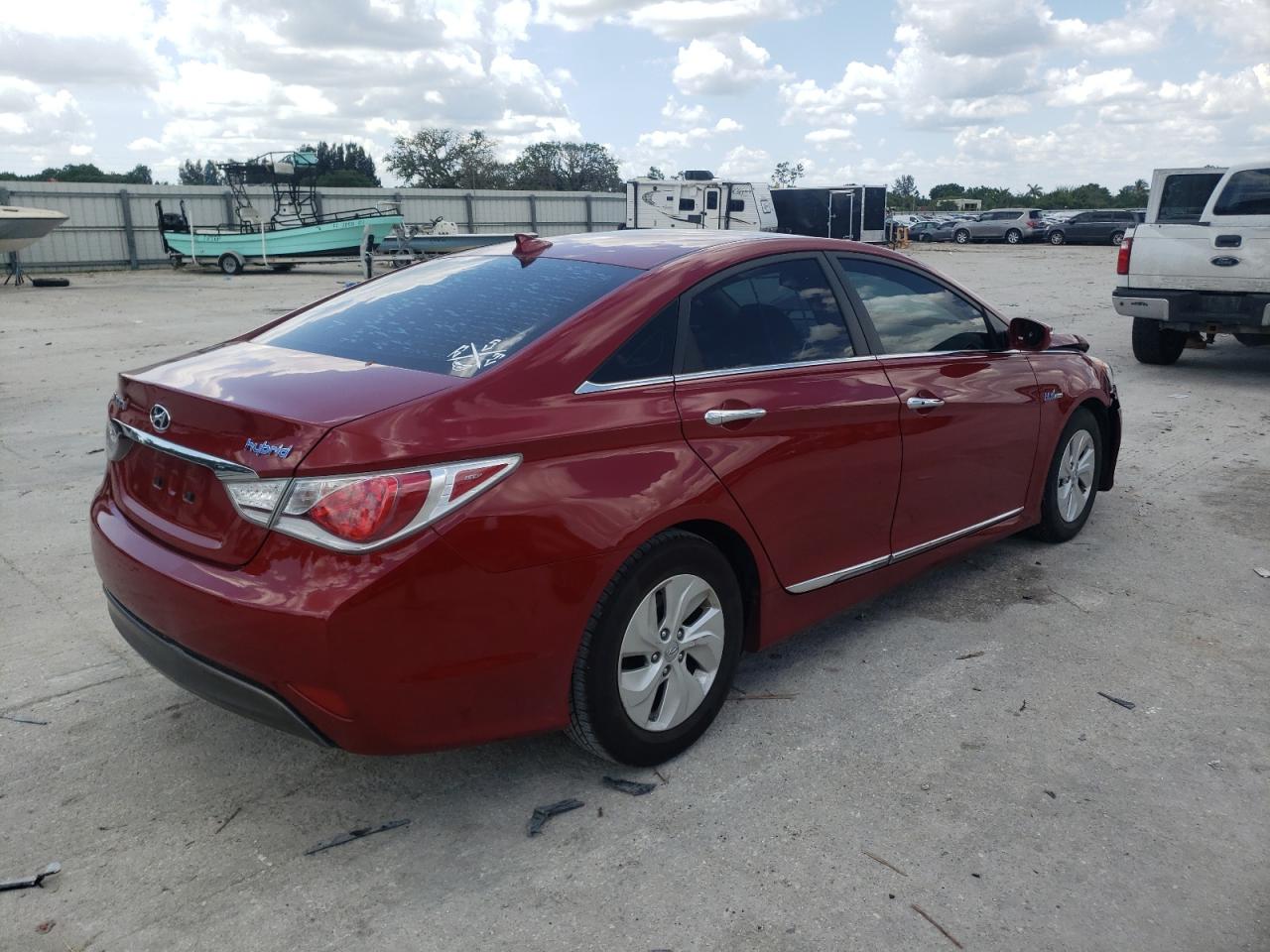 Photo 4 from auction – 2013 HYUNDAI SONATA HYB with VIN KMHEC4A41DA098666