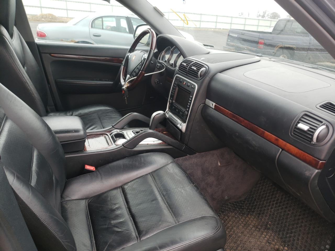 Photo 5 from auction – 2004 PORSCHE CAYENNE S with VIN WP1AB29P04LA75455