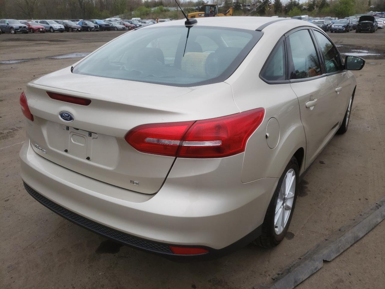 Photo 4 from auction – 2017 FORD FOCUS SE with VIN 1FADP3F21HL288456