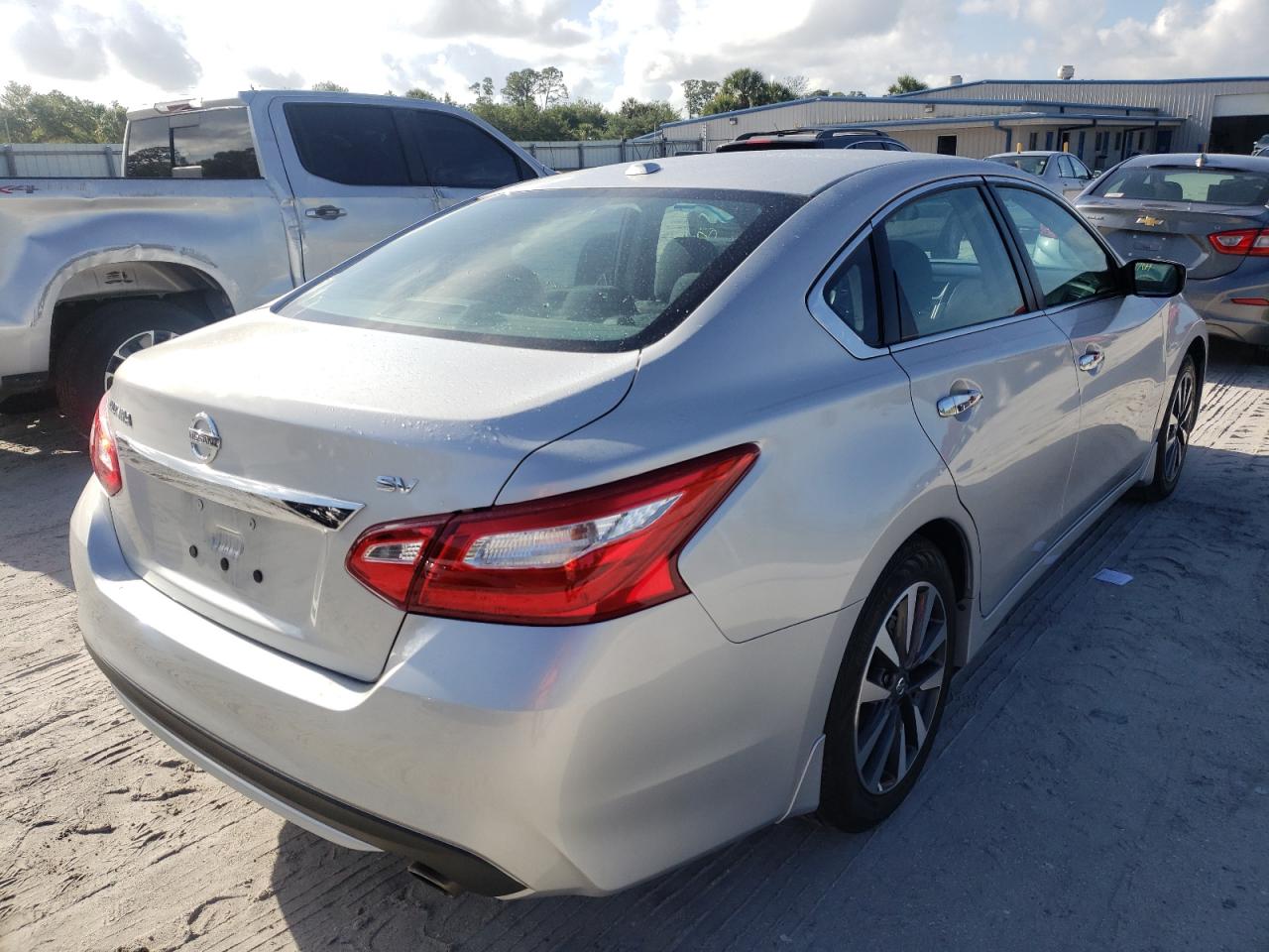 Photo 4 from auction – 2017 NISSAN ALTIMA 2.5 with VIN 1N4AL3AP1HC298650