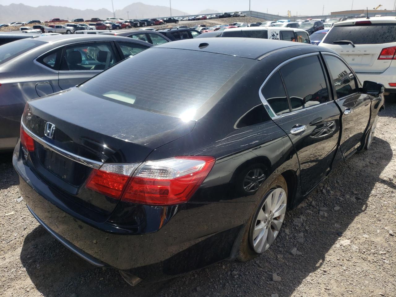 Photo 4 from auction – 2015 HONDA ACCORD EXL with VIN 1HGCR2F83FA167968